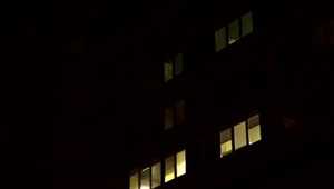 Na východe našli pod oknami nemocnice mŕtveho dôchodcu