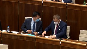 Parlamentná voľba roka sa blíži. Stále sa nedohodli, či môže byť generálny prokurátor neprokurátor