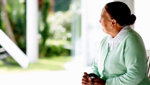 Starenku obral o úspory falošný synovec, prišla o 3 500 eur