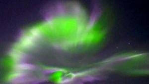 Nebeské divadlo. Polárna žiara očarila ľudí, aj vedcov