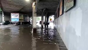 Dovolenkári pozor: Pre záplavy a výbuch vyhlásili v známej destinácii stav núdze