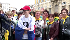 Slováci cestujú do Vatikánu, aby sa naposledy rozlúčili s pápežom Františkom