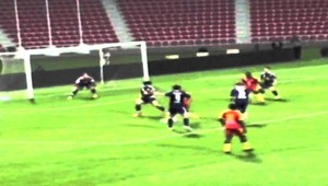 VIDEO. Poď sem, kam ideš...?! Sudánec im pristrihol krídla