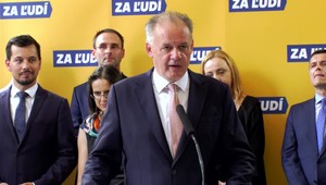 PRIESKUM: Smer stále lídrom, tretí Kotleba a nad 5 percent má aj Za ľudí