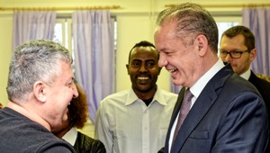 Asýrski kresťania prešli karanténou, utečencov navštívil Andrej Kiska