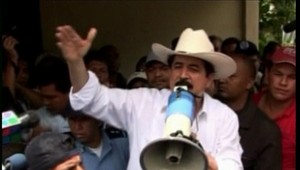 Zvrhnutý prezident Zelaya chce rozložiť na hraniciach stanový tábor