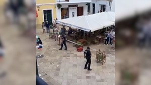 Pokojné raňajky prerušil krik. Na turistky sa zrútila časť budovy