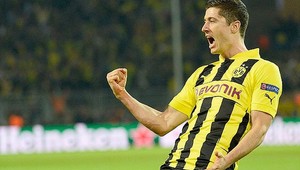 Lewandowski (24) dúfa v zmenu postoja šéfov Dortmundu