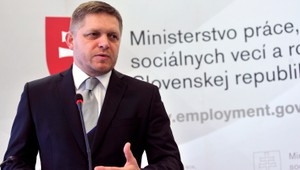 Štát preplatí mzdy zamestnávateľom mamičiek, potvrdil Fico