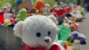 Nôž zapichol do krku 4-ročného chlapca. O mužovi rozhodoval súd