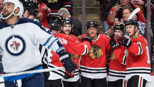 Prvá hviezda Hossa! Winnipegu strelil gól a pridal aj asistenciu