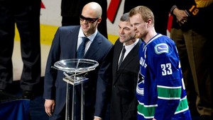 Malhotra takmer prišiel o oko, ale chce hrať finále NHL!