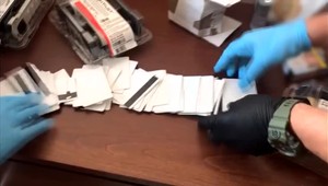 Už niekoľko rokov zneužívajú jeho doklady. Všetkým odkazuje, aby neposielali peniaze a nedali sa oklamať