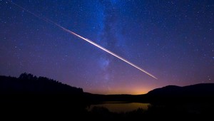 Pozrite sa na nebo, padajú hviezdy!