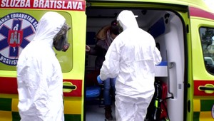 V banskobystrickej nemocnici preverili pripravenosť zdravotníkov na koronavírus. Ministerstvo plánuje aj ďalšie cvičenia