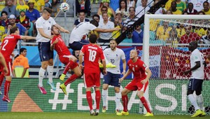 Francúzi rozstrieľali Švajčiarov, Benzemu nahneval rozhodca