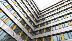 Po dlhodobom raste cien sa situácia na realitnom trhu začína obracať. Ceny postupne stagnujú a klesajú