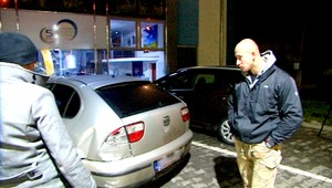 Priaznivci hokejovej Trnavy mali napadnúť Detvanov, rozbili im auto