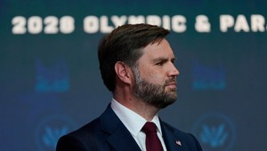 Tajná služba USA nechala zvýšiť hladinu rieky v Ohiu, aby sa J.D. Vanceovi dobre jazdilo na kajaku