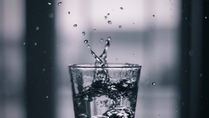 VIDEO: V živote nepil nič iné ako vodu, teraz vyskúšal aj iné nápoje!