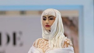 Takúto nádheru by neupiekla ani vaša babka. Pozrite sa, ako vyzerá najdrahšia svadobná torta na svete