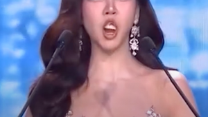Príšerný trapas priamo na pódiu! Nádejnej Miss vypadla zubná protéza!