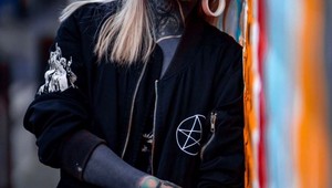 Jej záľuba desí ľudí na ulici: Viac potetovanú ženu ste ešte určite nevideli!