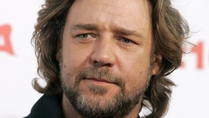 Russell Crowe se chce nechať pokrstiť