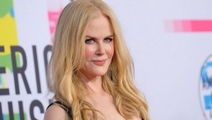 Kŕčovitý výraz je preč! Nicole Kidman skoncovala s botoxom a vyzerá úplne inak