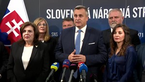 SNS stojí za Šimkovičovou. Pripomenuli podpisy vyzbierané pre referendum