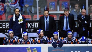 Zraz hokejovej reprezentácie bez hráčov Slovana, výnimkou Švarný