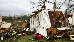 Ameriku ničia tornáda, hlásia 21 mŕtvych