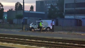 Vodiča sa po nehode nepodarilo oživiť. Okolnosti vyšetruje polícia