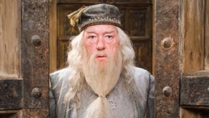 Zomrel profesor Dumbledore z Harryho Pottera
