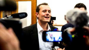 Procházkova Sieť naďalej stúpa, neohrozí ju ani Matovič