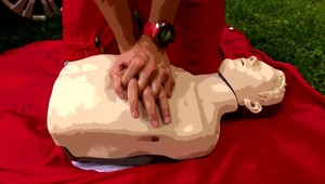 Skôr ako príde sanitka, môžete zachrániť ľudský život. Viete ako na to?