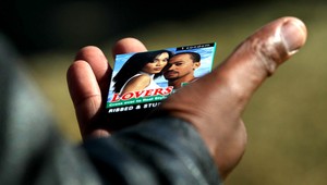 Lupiči sa ulakomili aj na tyčinky do uší či prezervatívy