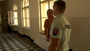 Polícia chytila troch opitých šoférov v jednom aute