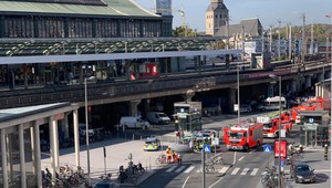 Stanicu v Kolíne uzavreli. Muž držal ženu v lekárni ako rukojemníčku