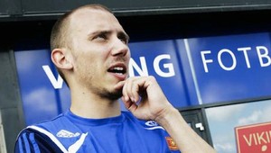 Gól hlavou z vlastnej polovice? Nemožné?