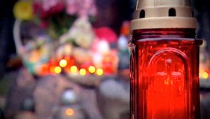 Blíži sa dušičkový víkend. Dážď ani vietor vám sviečky nezhasnú