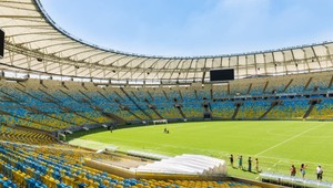 Futbalové štadióny sa zmenia na nemocnice, Real Madrid poskytol lietadlo