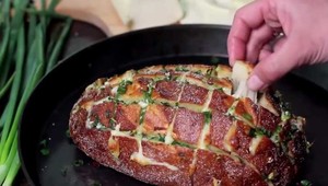 Najslávnejší a najchutnejší predkrm: Stačí vám chlieb, syr a cibuľka!