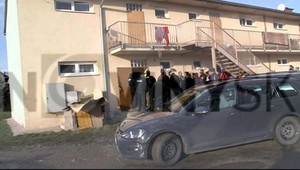 V osade objavili podozrivého Alžírčana, zatkli aj ďalších ľudí