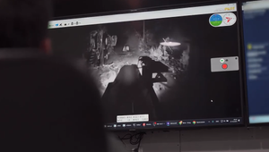 Ukrajinci nasadili robota na záchranu vojaka z okupovaného územia. Prežil mínové pole aj útok dronu