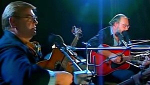 Podarilo sa mu zvíťaziť nad rakovinou? Český spevák hlási, že hlasivky opäť fungujú!