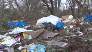 Samosprávy bojujú proti nelegálnym skládkam pomocou fotopascí
