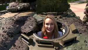 Veľtrh obrannej techniky: Na vlastnej koži si môžete vyskúšať, ako sa sedí v tanku