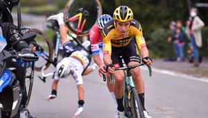 Alaphilippe bojoval o víťazstvo, no zlomila ho motorka