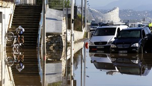 Povodne a lejaky majú svoje obete, vo Francúzsku zomrelo najmenej 17 ľudí